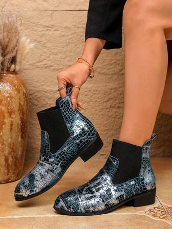 Women's New Western Style Viral Cowgirl Boots, Outdoor Fashion Casual Plus Size V-Cut Shaft Retro Boots