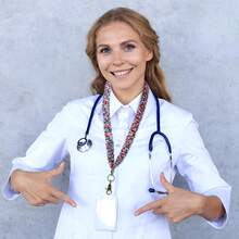 1pc Fashionable Multi-Color Pleated Elastic Lanyard, With Multipurpose ID And Phone Holder, Elegant Necklace-Style Strap, Suitable For Teachers, Nurses, Doctors And Friends - Stretchy Work Badge Holder, Daily Accessory, Boho Style, Lightweight Material, Safety Clasp, Nurse/Doctor Accessory