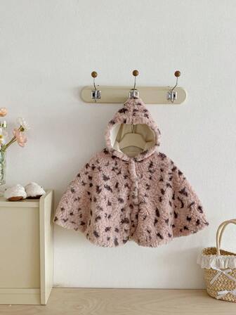 1件女婴冬季服装，婴儿连帽斗篷，儿童豹纹加厚保暖外套，冬季防风披肩