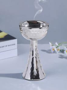 一套精致简约的金属香炉/香座,阿拉伯风格纤细腰身设计,可用作香薰扩散器、香薰炉、水疗冥想用品,营造优雅氛围,适用于办公室、瑜伽馆、派对场所,也可用于家居装饰。 - 彩色 - 查看 17