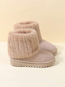 1双儿童保暖平底雪地靴，户外适用