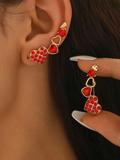 一对优雅复古奢华情人节心形水钻镶嵌耳环，适合女性日常及节日场合佩戴，可作为送给女友/家人/朋友的礼物。