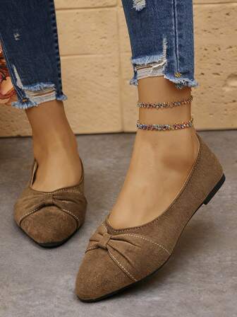 宽楦秋季新款时尚蝴蝶结简约纯色尖头低跟女士大码套脚芭蕾平底鞋，优雅日常棕色平底鞋，大码女鞋