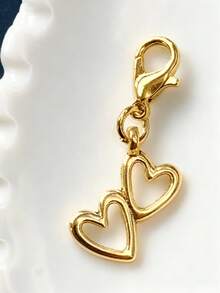 1 pieza Llavero con doble corazón dorado, colgante con forma de corazón, llavero con clip de resorte de corazón de aleación, colgante de corazón hueco, colgante decorativo con forma de corazón, llavero de coche, accesorio para teléfono, accesorio para bolso, lindo accesorio diario para bolso, llavero para parejas, recuerdo de fiesta, regalo de fiesta, accesorio para bolso, regalo multiestacional, regalo práctico para amante, amigo, familia, maestro, regalo de regreso a clases, regalo navideño - Multicolor - Ver 7