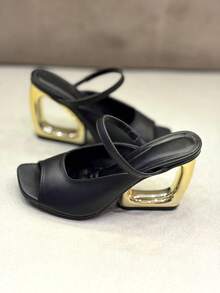 Sandália Feminina Salto Geométrico Dourado - Preto - Visão 1