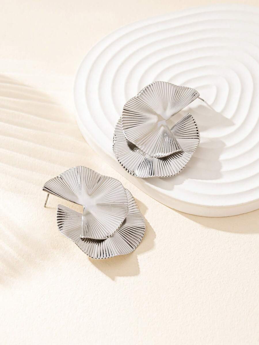 1 Pair Fashionable Versatile Geometric Metal Stud Earrings, Suitable For Women's Daily Wear