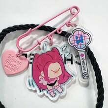 1个/ 恶魔猎杀女巫卡通亚克力钥匙扣徽章 KPOP周边 - 彩色 - 查看 6