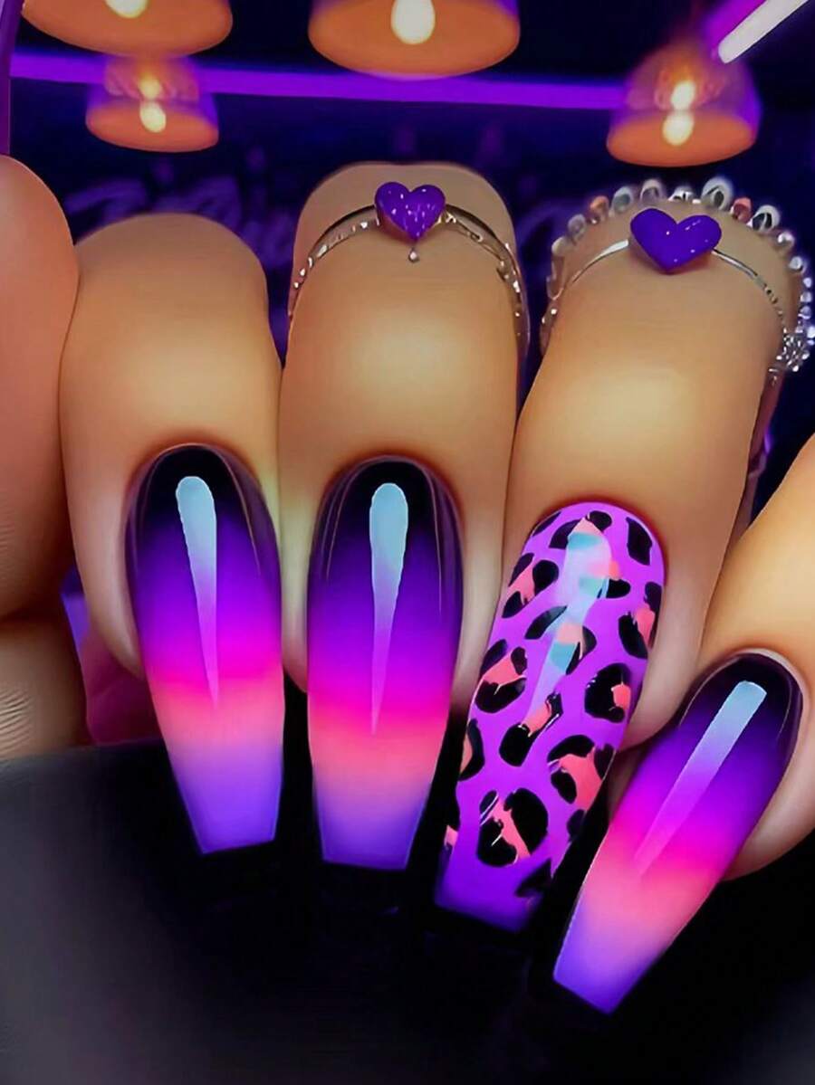 Thể hiện tình yêu của bạn với 24 chiếc móng tay giả hình quan tài màu đen thanh lịch với các đốm màu tím và hồng không đều màu đen chuyển màu móng tay giả họa tiết da báo thời trang phong cách Y2K che phủ hoàn toàn cho phụ nữ và trẻ em gái Bao gồm 1 tờ keo dán & 1 miếng dán mini dạng gel thạch Giao hàng ngẫu nhiên - Màu tím - Xem 1