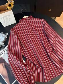 女士宽松红色条纹荷叶边领长袖纽扣衬衫，优雅通勤及外出穿着，春夏款 - 酒紅色 - 查看 5