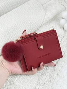 SOUTHLAND&KANGAROO 这款酒红色字母装饰折叠小钱包，饰有绒球吊坠，轻巧便携，适合存放信用卡和钥匙，时尚可爱，适合作为生日礼物、圣诞礼物、周年纪念礼物，也适合女性、女孩、女士、商务人士、学生、宿舍用品和返校用品。 - 酒紅色 - 查看 10