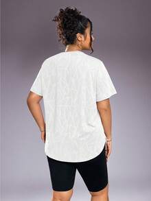 1件女士加大码休闲运动T恤，圆领弧形下摆，夏季白色 - 白色 - 查看 5