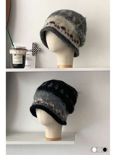 秋冬氛围超大提花针织帽，手工加厚保暖宽松针织帽，带护耳，男女通用毛球针织帽
