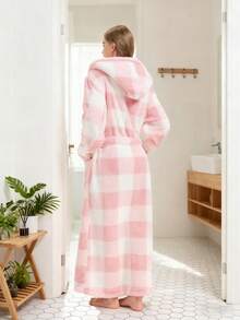 Plaid Hooded Coral Fleece Bathrobe, Wearable Hooded Blanket,Thickened And Warm Long Nightgown, A Hot Seller In The Autumn And Winter Loungewear Category. Multiple Colors Available. Comfortable And Skin-Friendly Pajamas, Perfect For Keeping Warm In Autumn And Winter. Flannel, Cute, Suitable For Home Decor, Birthday Gifts, And Christmas Gifts.Gift For Women And Men Warm Winter Decor - Multicolor - View 4