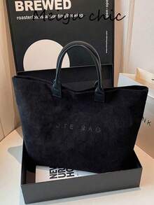 Diese Damenhandtasche hat ein geräumiges Inneres und ist mit einem Buchstabenmuster verziert. Sie verfügt über zwei Tragegriffe oben und einen Verschluss. Sie kann auf der Schulter oder in der Hand getragen werden und eignet sich für Frauen, weibliche Studentinnen, Pendler, Ausflüge, Geschäftsreisen, den täglichen Gebrauch und verschiedene Anlässe. - Schwarz - Übersicht 1