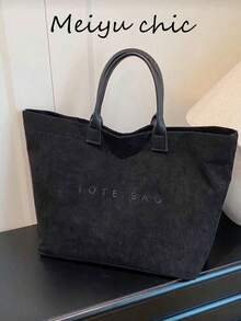 Diese Damenhandtasche hat ein geräumiges Inneres und ist mit einem Buchstabenmuster verziert. Sie verfügt über zwei Tragegriffe oben und einen Verschluss. Sie kann auf der Schulter oder in der Hand getragen werden und eignet sich für Frauen, weibliche Studentinnen, Pendler, Ausflüge, Geschäftsreisen, den täglichen Gebrauch und verschiedene Anlässe. - Schwarz - Übersicht 4