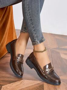 女士厚底乐福鞋 - 学院风漆皮套脚工作鞋，圆头金属搭扣，休闲时尚，咖啡棕色 - 咖啡棕 - 查看 2