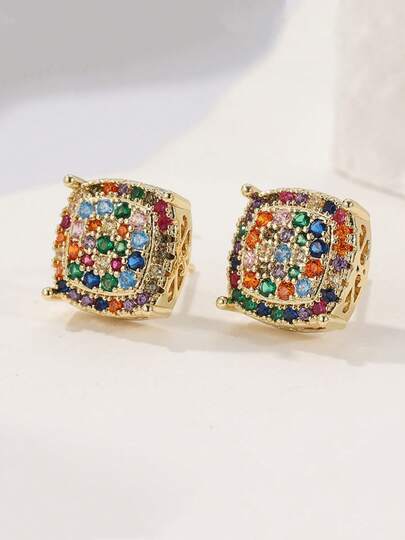 一对复古优雅方形铜耳环，镶嵌多色合成立方氧化锆，适合各种场合，是送给她的完美礼物。