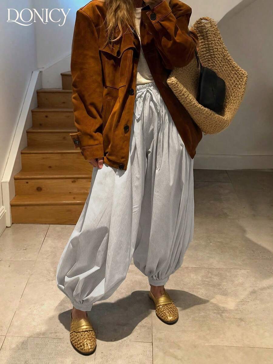 Damen weiß gestreifte Harem-Hose mit Vorderbindung, weite nepalesische Bein-Hose, Gummibund mit Kordelzug, lässige Hose, leichter atmungsaktiver Stoff, schlankend und beinverlängernd, geeignet für Frühling, Sommer, Herbst Lässig-Wear, Straße, Urlaub, Einkaufen, Hip-Hop Party