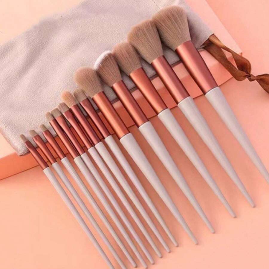 13-Piece Brush Set With An Innovative Angled Design For Controlled Blending And Product Conservation. - 棕色 - 查看 1