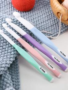 4 件装 ABS 钩头 + TPR 手柄 8.0-15.0 毫米钩针套装