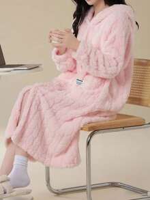 1pc Solid Color Wool Jacquard Casual Robe, Autumn/Winter Warm Thermal Lined Long Sleeve Flannel Hooded Loose Robe/Fluffy Bathrobe With Pockets, Women Sleepwear, Fall, Cozy - 淺粉色 - 查看 4