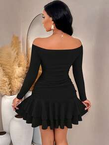 AIJ Đầm ngắn tay dài hở vai xếp ly màu trơn Amarilo, trang trí bằng cúc kim loại bất đối xứng, thanh lịch, thích hợp mặc hàng ngày, dự tiệc Giáng sinh, dành cho nữ, màu đen mùa thu/đông xuân. - màu đen - Xem 2