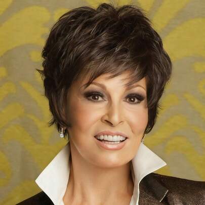 棕色（4号）精灵短假发，带刘海，层次感直发，时尚女士发型，舒适玫瑰网帽，无需胶水，适合日常佩戴、派对、万圣节、圣诞节和新年等场合。