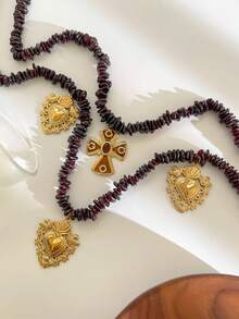 1 pieza Nuevo collar de doble capa con colgante de corazón hueco de acero inoxidable con cuentas de granate asimétrico profundo, accesorio versátil para mujer, otoño/invierno