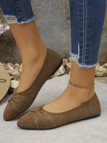 宽楦秋季新款时尚蝴蝶结简约纯色尖头低跟女士大码套脚芭蕾平底鞋，优雅日常棕色平底鞋，大码女鞋 - 深棕色 - 查看 4