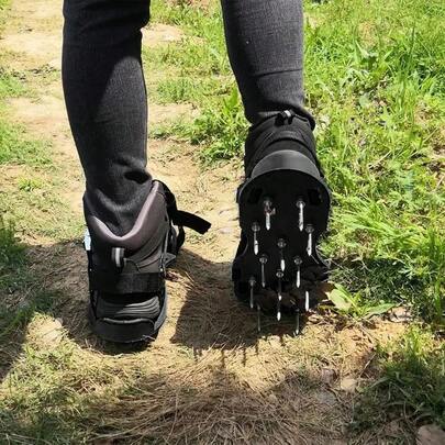 Lawn Aerator Shoes Aerator Spiked Sandals With Adjustable Strap Gardening Aerator Sandals Anti-Slip For Aerating Lawn Soil
