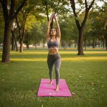 MUUK FITNESS 1 pieza Tapete de yoga antideslizante de 150x60 cm con 4 mm de grosor, tapete ligero y portátil para ejercicios de yoga, pilates, estiramientos y fitness, esterilla cómoda y estable para entrenar en casa, estudio o al aire libre - Rosa - Ver 4