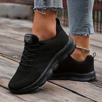 1 双女式运动休闲平底跑步鞋，2025 春秋新款设计前系带公路跑步鞋，网眼透气低帮户外运动鞋，适合休闲、运动、时尚散步