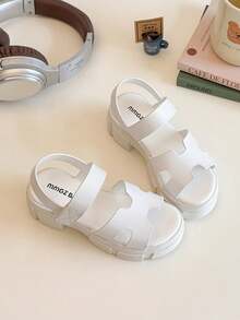 1 đôi sandal cao gót hở mũi màu trắng cho bé gái, quai ngang rộng, chất liệu mềm mại, chống trượt, bền, thoáng khí, có quai điều chỉnh, đế dày, kiểu dáng thời trang và tiện dụng cho mùa hè của bé gái/trẻ em, tạo nên bộ trang phục sành điệu. - trắng - Xem 2