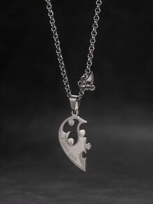 Colar com pingente de coração vazado e letra em aço inoxidável (2 peças), fecho ajustável, ideal para casais usarem no dia a dia, presente perfeito para namorado(a) no Dia dos Namorados. - Prata - Ver 2