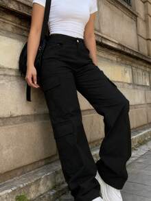 These New Women's Solid-Color Cargo Pants Are Casual, Comfortable, Lightweight, And Versatile. They Can Be Easily Paired With Everyday Outfits And Are Suitable For Parties Or Commuting. - 黑色 - 查看 5
