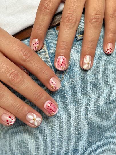 24 Stücke kurze quadratische Nagelpressen Weiß Französisch Blumen Wellen Punkt süße Aufklebe-Nägel Set (inklusive: 1 Stück Kaugummi und Feile) geeignet für Frauen für tägliche Dates und Partys