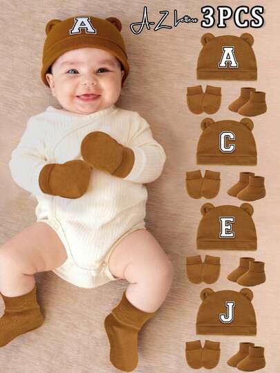3pcs Newborn Gift Set, Includes 1 White Classic Letter Decor Baby Hat, 1 Pair Anti-Scratch Mittens, 1 Pair Footies, Personalized Fashion For Baby Boys & Girls, Suitable For Holidays, Newborn Gifts, Daily Wear