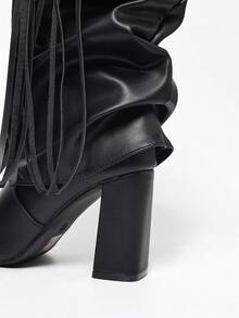 Herbst/Winter Schwarze Fransen Riemen Schnallen Dekor Schaft Stiefel, Rundkappe, Plateauabsatz, Schlupfstiefel, vielseitig, elegant, geeignet für Urlaub, Party, Musikfestival, modische Kniehohe Stiefel für Frauen - Schwarz - Übersicht 5
