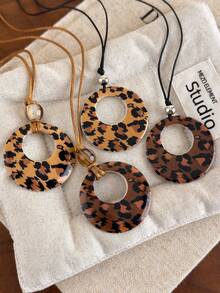 1pc ! Leopard Print Circle Necklace, Retro European & American Style Versatile Sweater Chain, Exaggerated Fashion Accessory