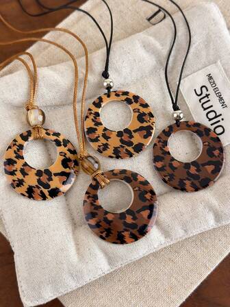 1pc ! Leopard Print Circle Necklace, Retro European & American Style Versatile Sweater Chain, Exaggerated Fashion Accessory