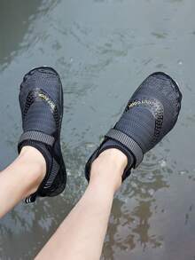 Kids' New Breathable Mesh Elastic Lightweight Non-Slip Hook And Loop Outdoor Hiking Beach Water Shoes - Black - View 4