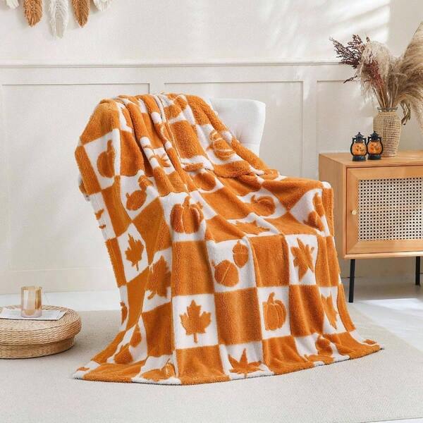 Manta de tiro de jacquard para decoración de otoño, manta suave y esponjosa con estampado a cuadros de hojas de arce y calabaza en otoño, 50x 60 pulgadas, naranja/blanco