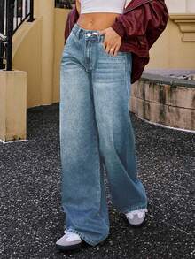 Women's Simple Casual Straight Leg Jeans With Pockets - Light Wash - View 1