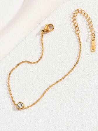 这款时尚简约的不锈钢镀金锆石手链，是派对、聚会、宴会、舞会以及作为礼物的完美之选。