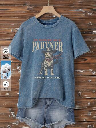 女士加大码复古T恤、牛仔猫咪帽、围巾、MEOWDY PARTNER印花文字、休闲短袖圆领T恤、日常家居服、适合夏季居家旅行、水洗质感、图案印花T恤