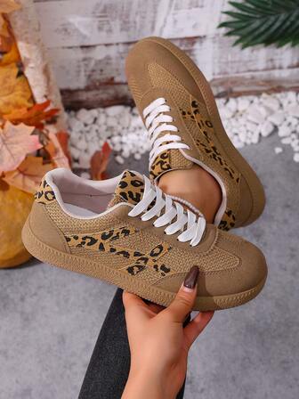 Dammode Mångsidiga mjuka halkfria sneakers, bekväma andningsbara låga snörskor, lämpliga för alla årstider