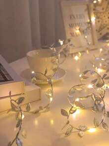 1pc 2M/3M/5M/10M Golden Simulation Leaf LED String Lights For Decoration, 2m20 Lights Decorated With Simulated Golden Leaves, Ideal For Gift Packaging, New Year Gifts, Wedding Dessert Tables, Cake Decoration, Birthday Parties, Festive Decoration String Lights (Batteries Not Included),