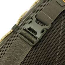 Under Armour Summit Waist Bag For Men And Women, Stylish Crossbody Bag For Travel, Casual, Daily Commute, Shoulder Bag. 1376463-390 - Green - View 5