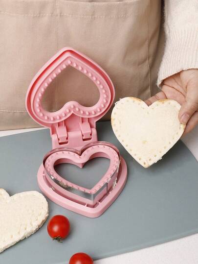 Stainless Steel Heart-Shaped Sandwich Cutter, Perfect For Valentine's Day Bento Boxes, With A Protective Handle. Also Includes A Heart-Shaped Edge Bread Mold For Making Pocket Bread, A DIY Baking Tool, Toast Clip, And Slice Bread Mold. Convenient, Durable, And Easy To Clean, Ideal For Baking Pastries. A Must-Have For Back-To-School Season!