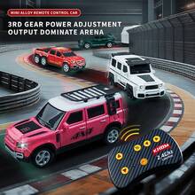 新款迷你SUV遥控玩具车带拖车，遥控漂移车，三档遥控，合金车身，炫酷灯光，儿童桌面竞技玩具，1:64比例越野大G模型车，2.4GHz遥控多功能玩具车，适合男孩女孩作为遥控玩具生日礼物或圣诞礼物。